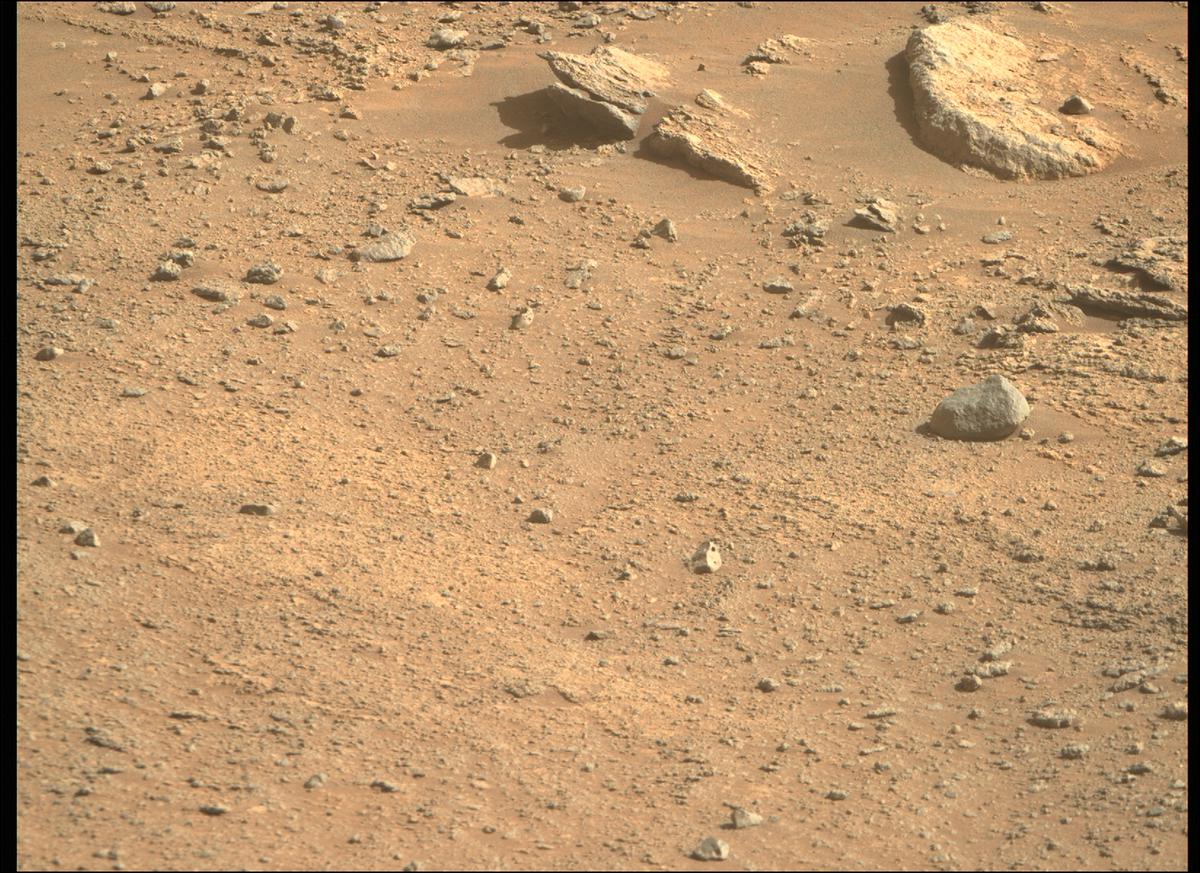 This image was taken by MCZ_RIGHT onboard NASA's Mars rover Perseverance on Sol 349