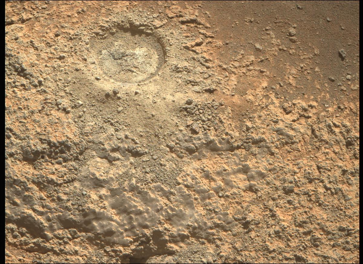 This image was taken by MCZ_RIGHT onboard NASA's Mars rover Perseverance on Sol 350