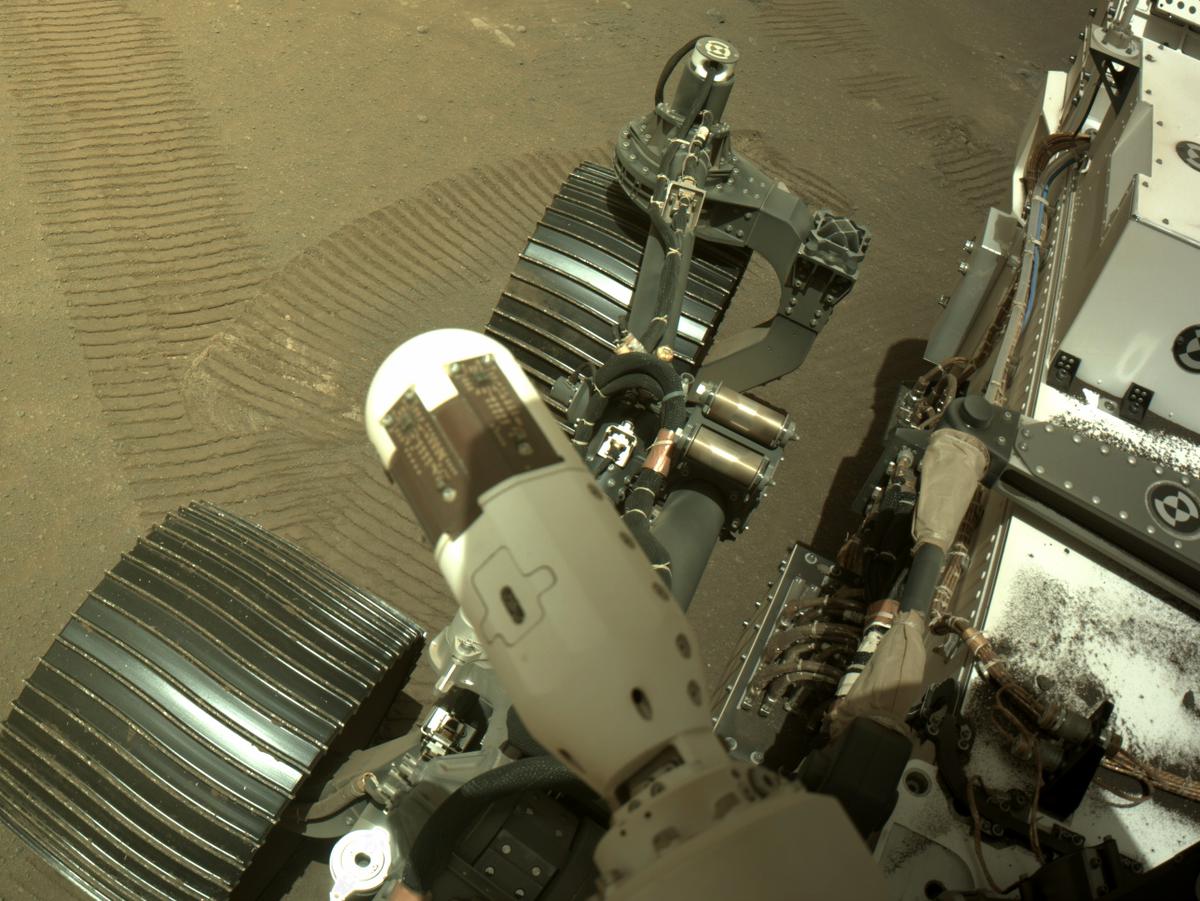 This image was taken by NAVCAM_LEFT onboard NASA's Mars rover Perseverance on Sol 351