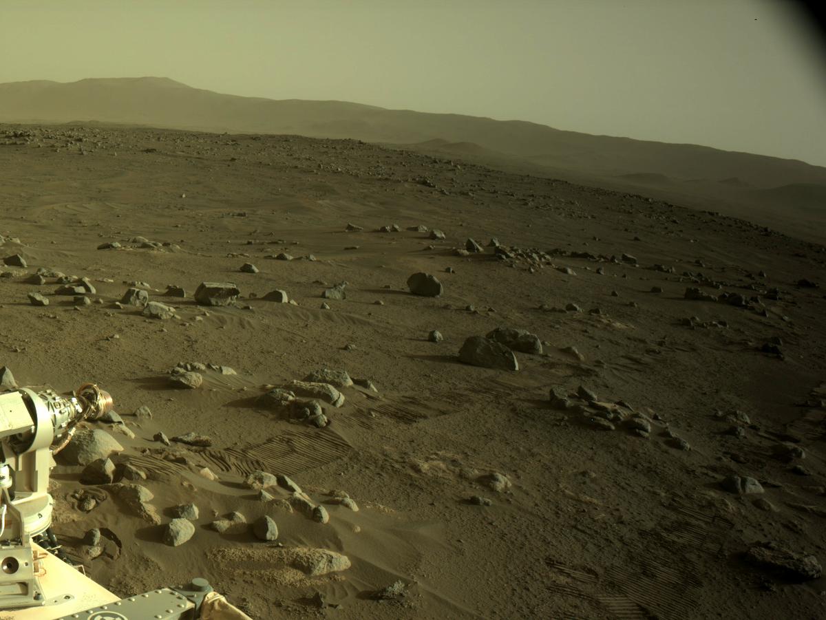 This image was taken by NAVCAM_RIGHT onboard NASA's Mars rover Perseverance on Sol 355