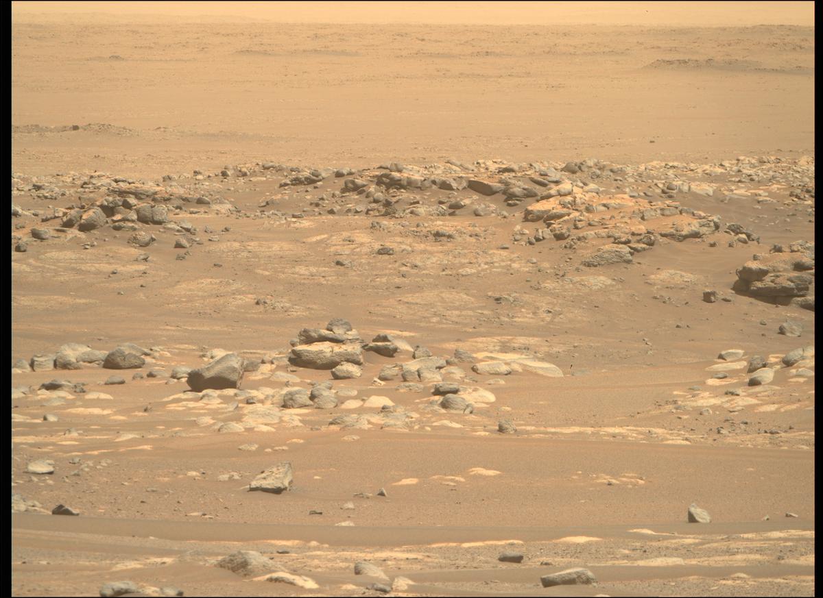 This image was taken by MCZ_RIGHT onboard NASA's Mars rover Perseverance on Sol 355