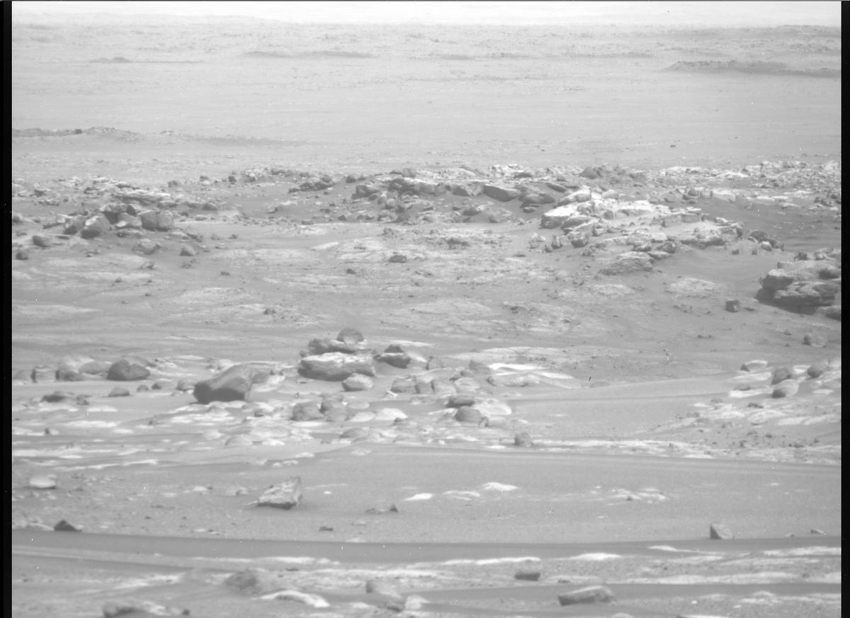 This image was taken by MCZ_RIGHT onboard NASA's Mars rover Perseverance on Sol 355