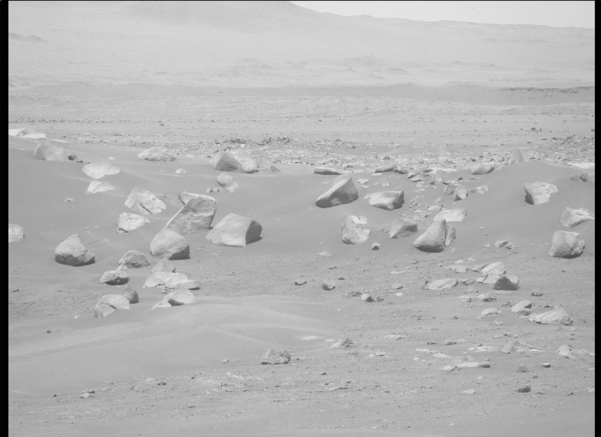 This image was taken by MCZ_RIGHT onboard NASA's Mars rover Perseverance on Sol 357