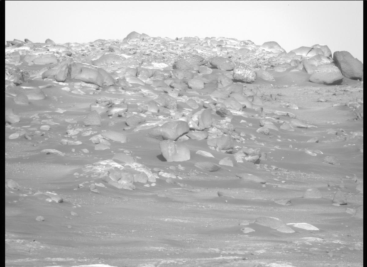 This image was taken by MCZ_RIGHT onboard NASA's Mars rover Perseverance on Sol 357