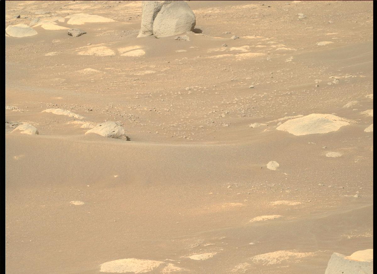 This image was taken by MCZ_RIGHT onboard NASA's Mars rover Perseverance on Sol 359