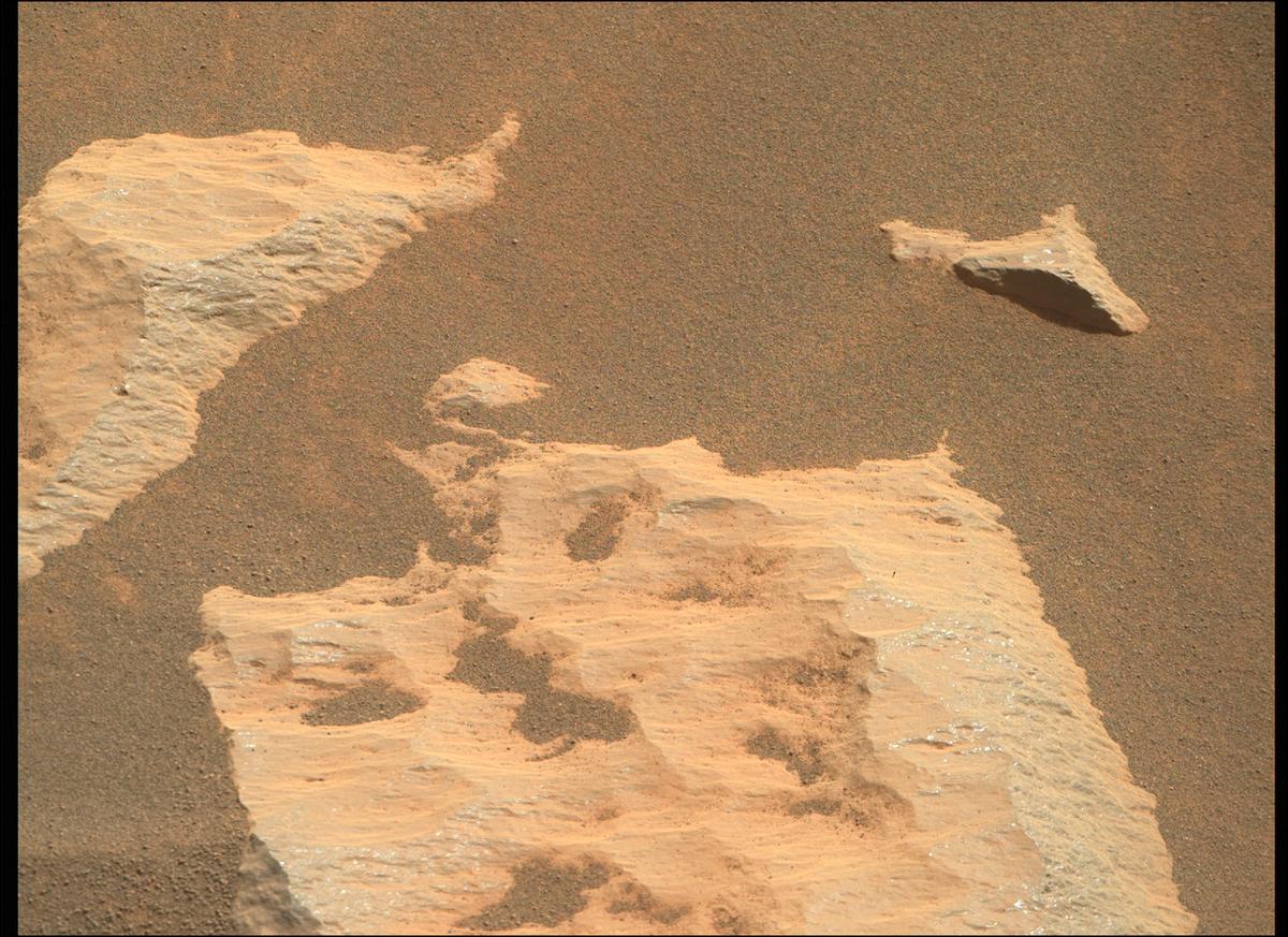 This image was taken by MCZ_RIGHT onboard NASA's Mars rover Perseverance on Sol 361
