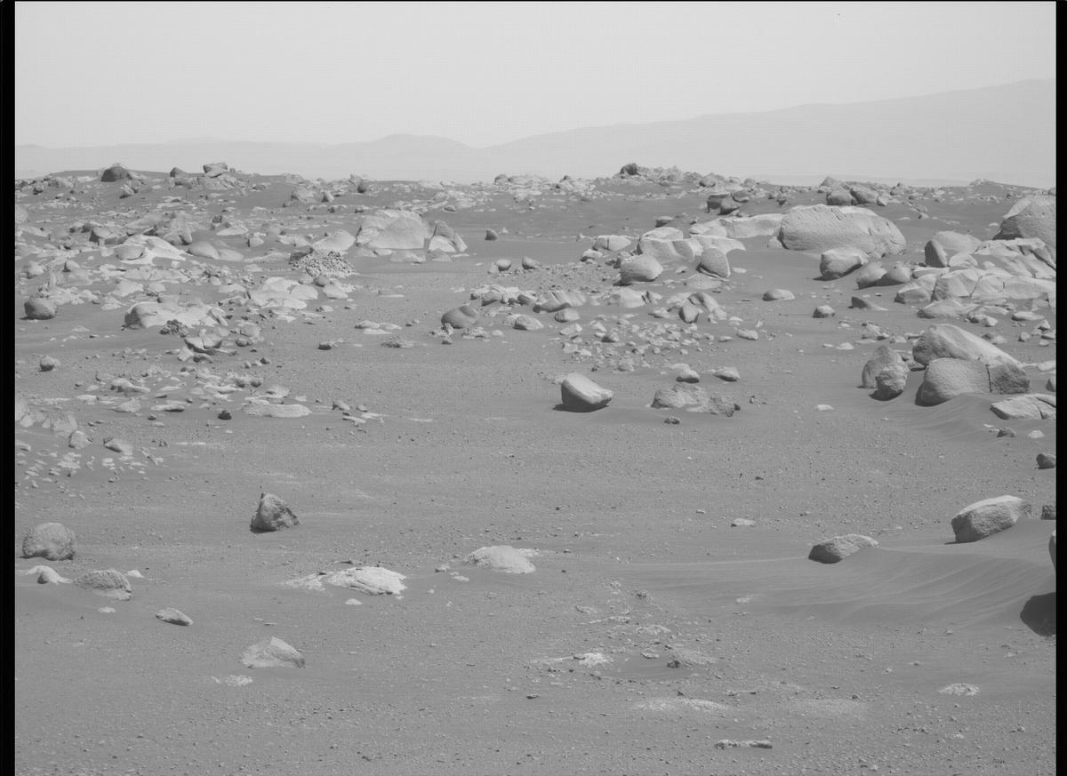 This image was taken by MCZ_RIGHT onboard NASA's Mars rover Perseverance on Sol 363
