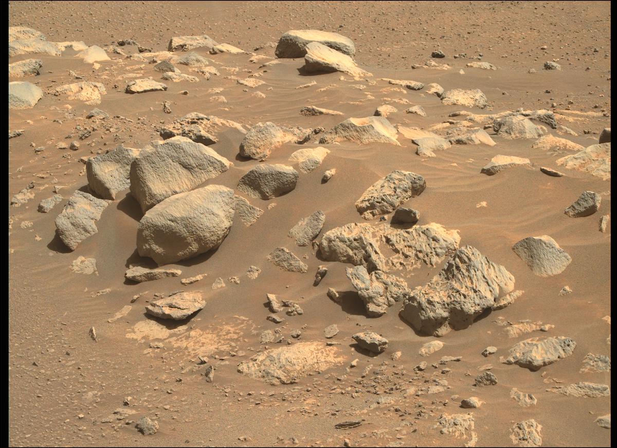 This image was taken by MCZ_RIGHT onboard NASA's Mars rover Perseverance on Sol 364