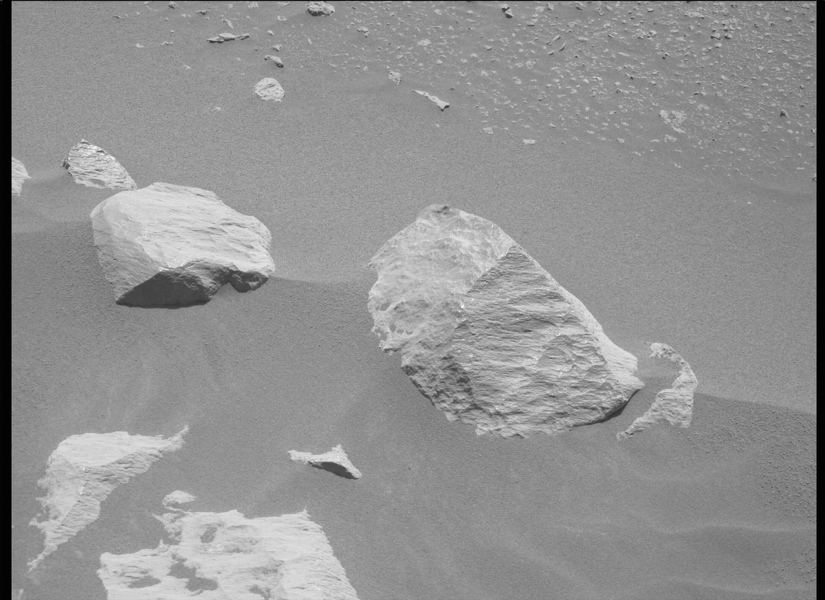 This image was taken by MCZ_RIGHT onboard NASA's Mars rover Perseverance on Sol 364