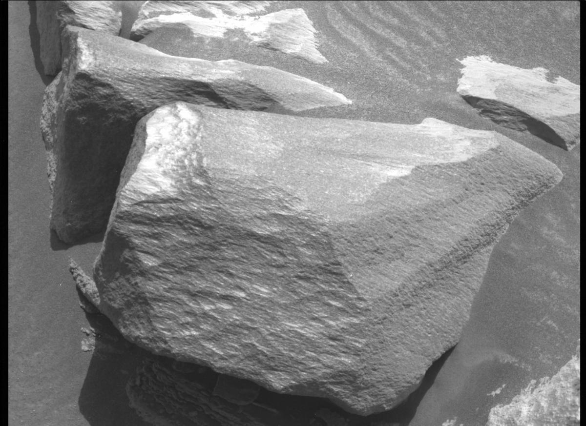 This image was taken by MCZ_RIGHT onboard NASA's Mars rover Perseverance on Sol 367