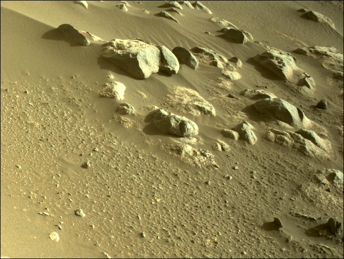 This image was taken by NAVCAM_RIGHT onboard NASA's Mars rover Perseverance on Sol 371