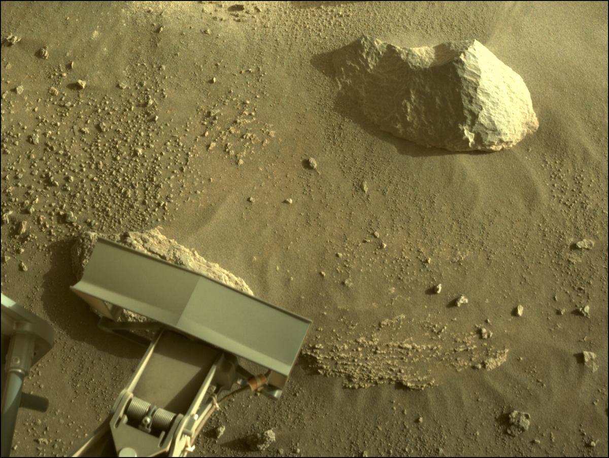 This image was taken by NAVCAM_RIGHT onboard NASA's Mars rover Perseverance on Sol 371
