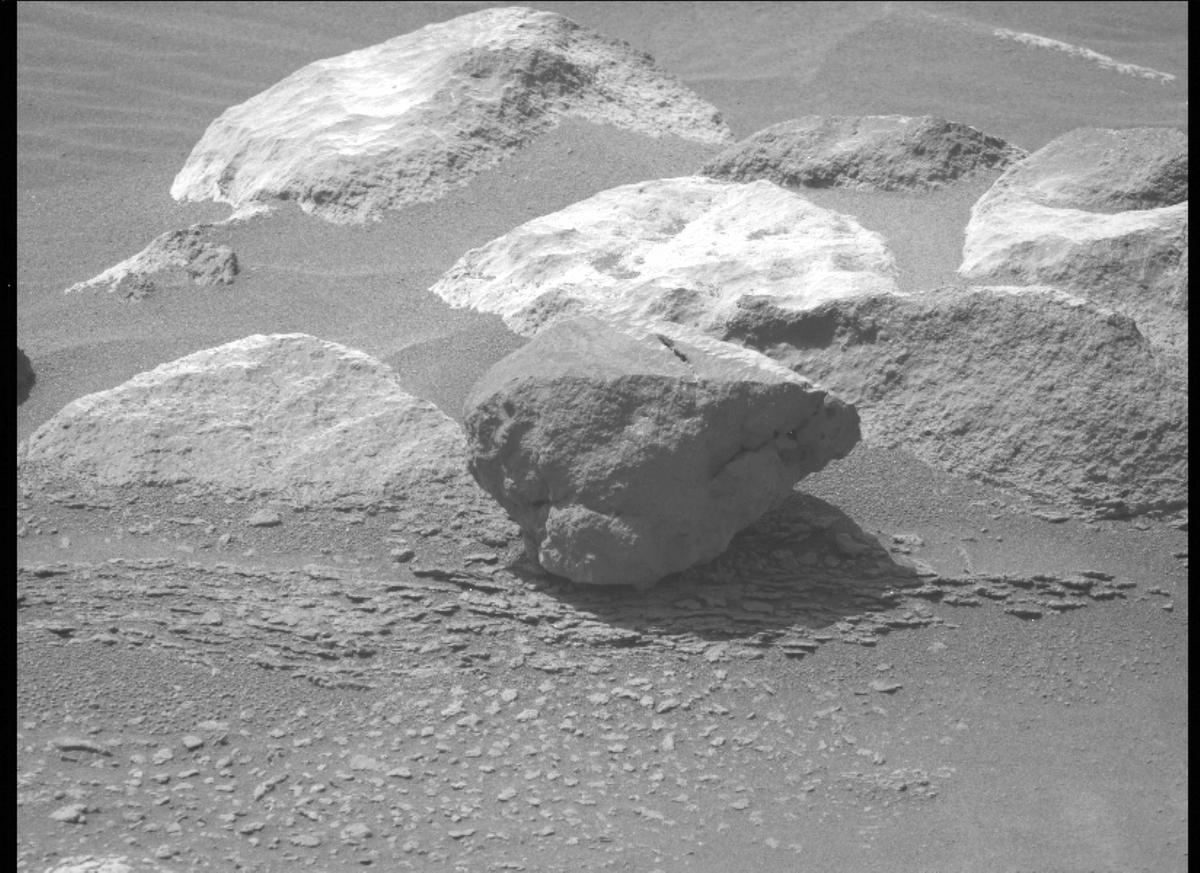 This image was taken by MCZ_LEFT onboard NASA's Mars rover Perseverance on Sol 373