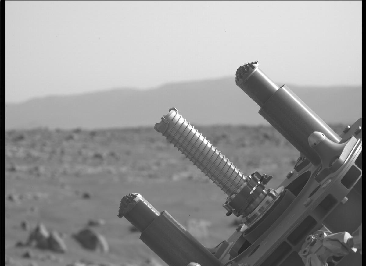 This image was taken by MCZ_LEFT onboard NASA's Mars rover Perseverance on Sol 377