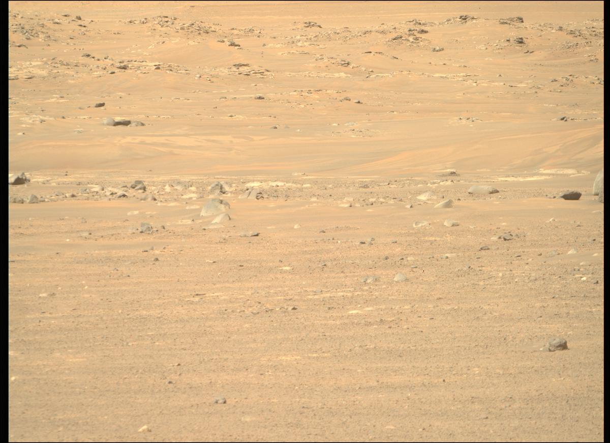 This image was taken by MCZ_RIGHT onboard NASA's Mars rover Perseverance on Sol 382