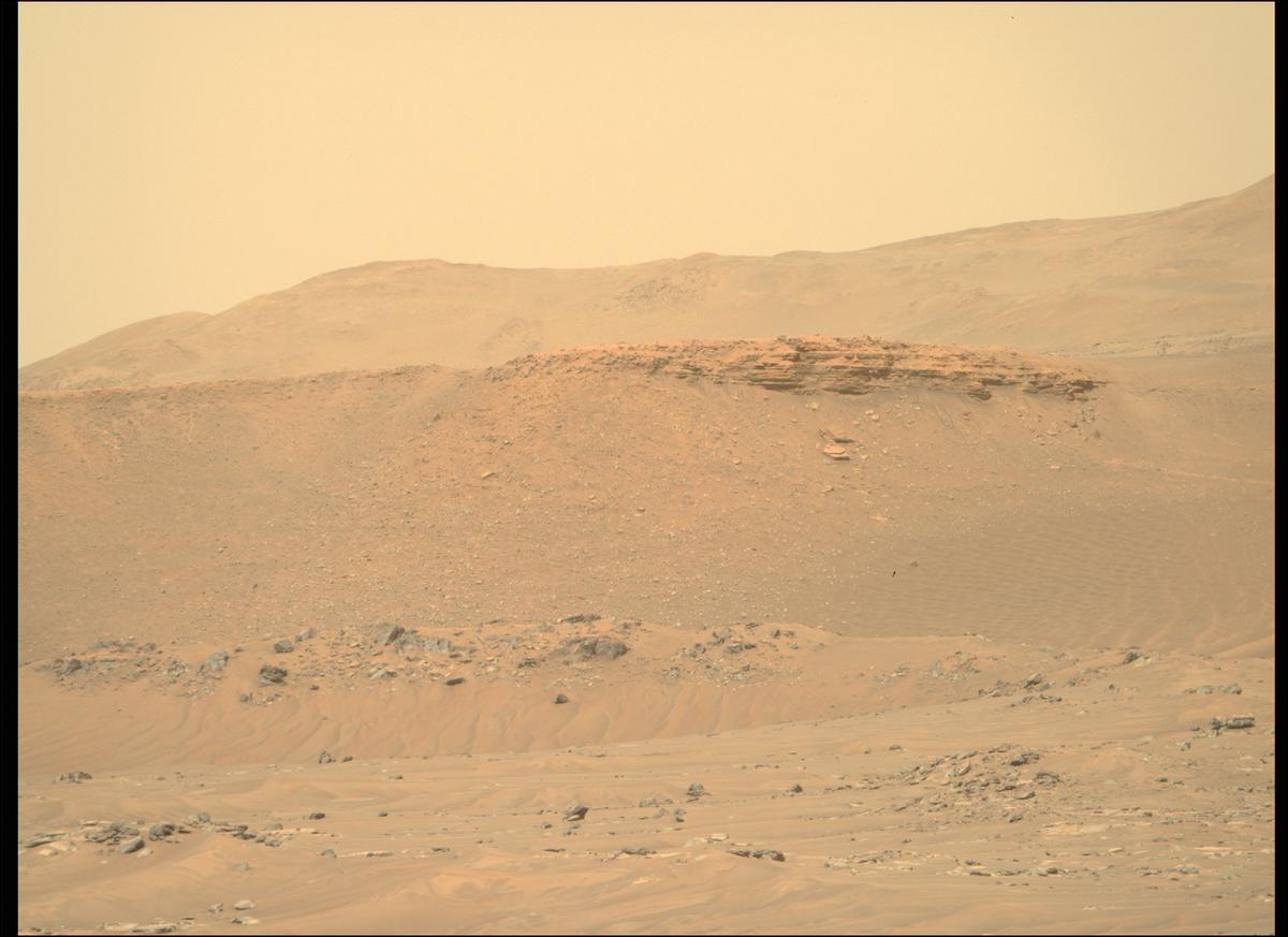 This image was taken by MCZ_RIGHT onboard NASA's Mars rover Perseverance on Sol 383