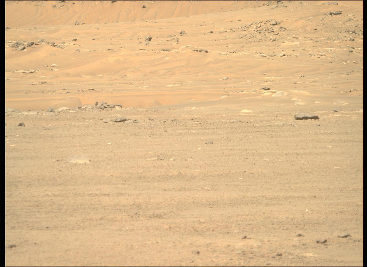 This image was taken by MCZ_RIGHT onboard NASA's Mars rover Perseverance on Sol 383