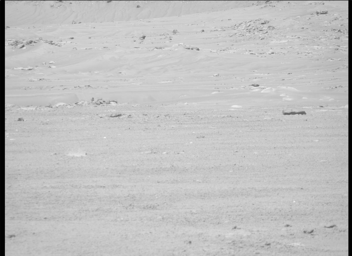 This image was taken by MCZ_RIGHT onboard NASA's Mars rover Perseverance on Sol 383