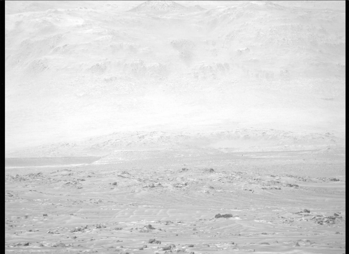 This image was taken by MCZ_RIGHT onboard NASA's Mars rover Perseverance on Sol 383