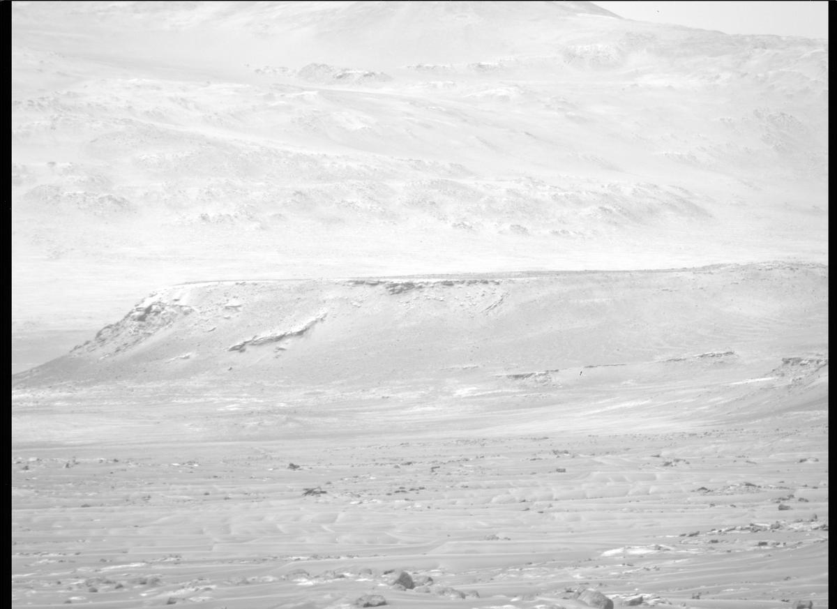 This image was taken by MCZ_RIGHT onboard NASA's Mars rover Perseverance on Sol 383