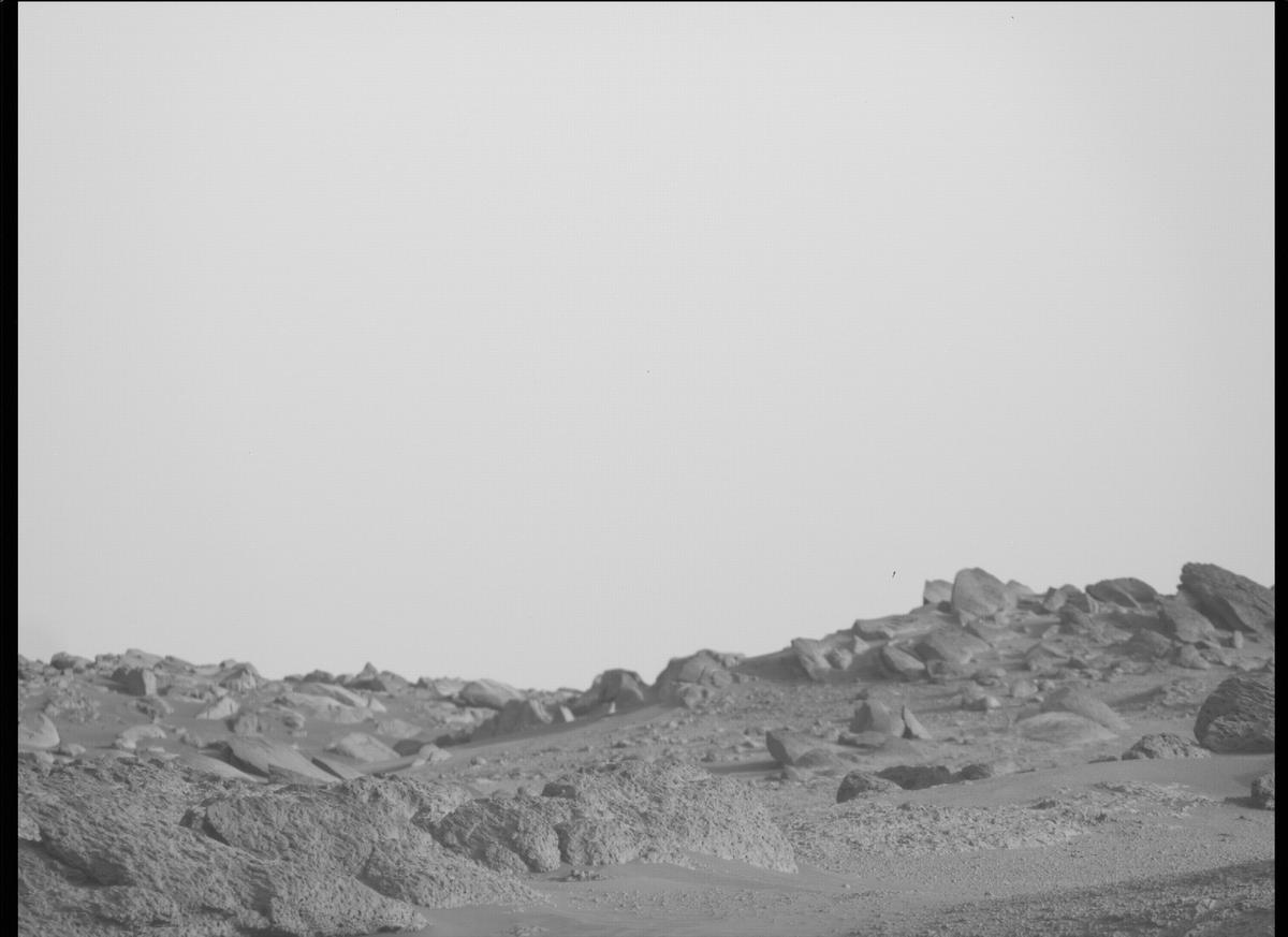 This image was taken by MCZ_RIGHT onboard NASA's Mars rover Perseverance on Sol 384