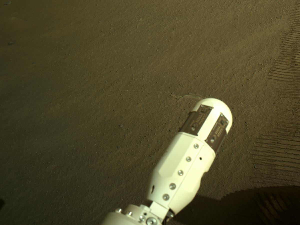 This image was taken by NAVCAM_RIGHT onboard NASA's Mars rover Perseverance on Sol 385