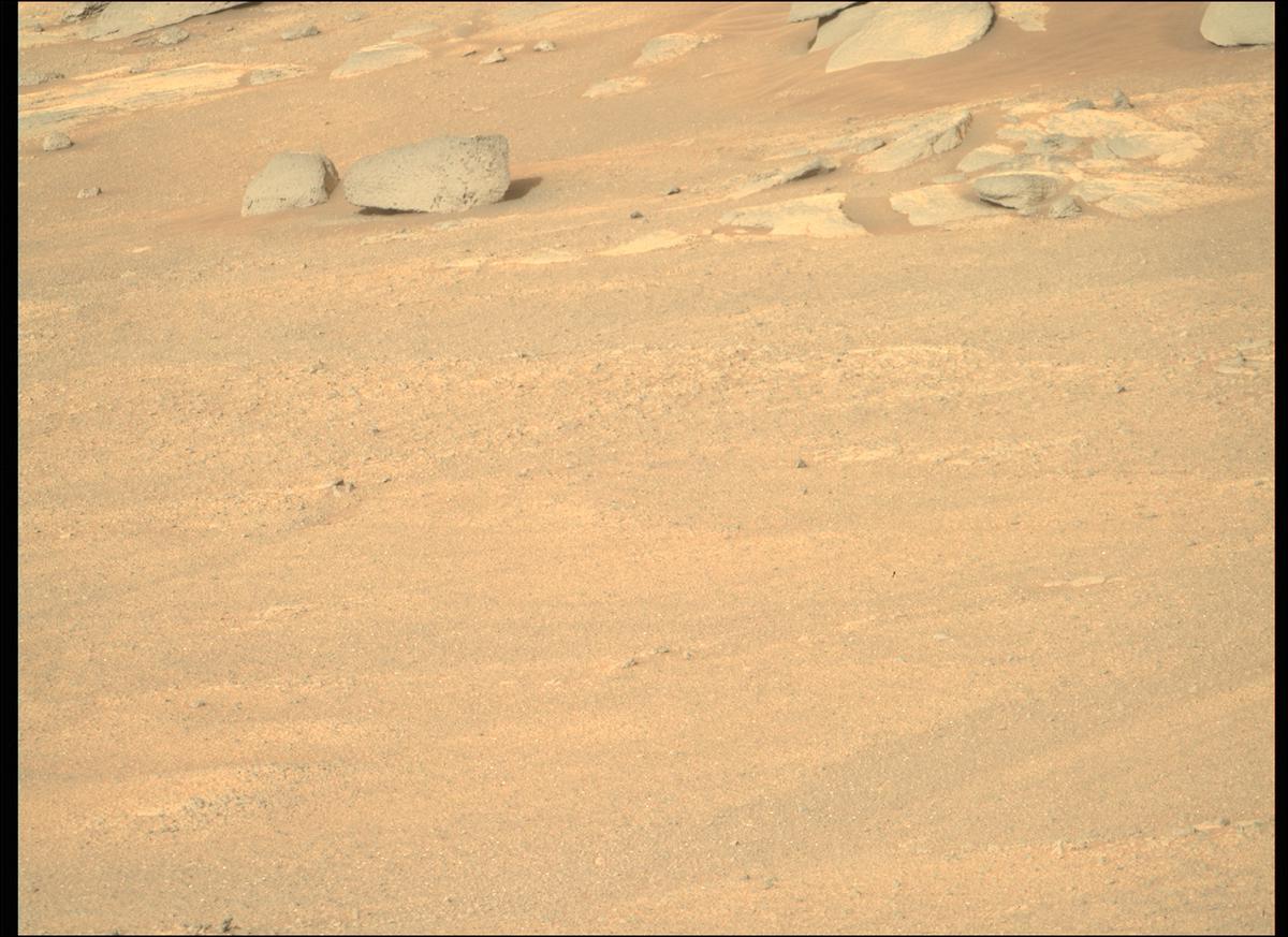 This image was taken by MCZ_RIGHT onboard NASA's Mars rover Perseverance on Sol 385