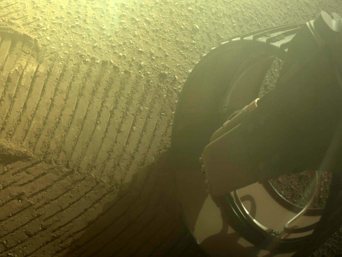 This image was taken by REAR_HAZCAM_RIGHT onboard NASA's Mars rover Perseverance on Sol 386