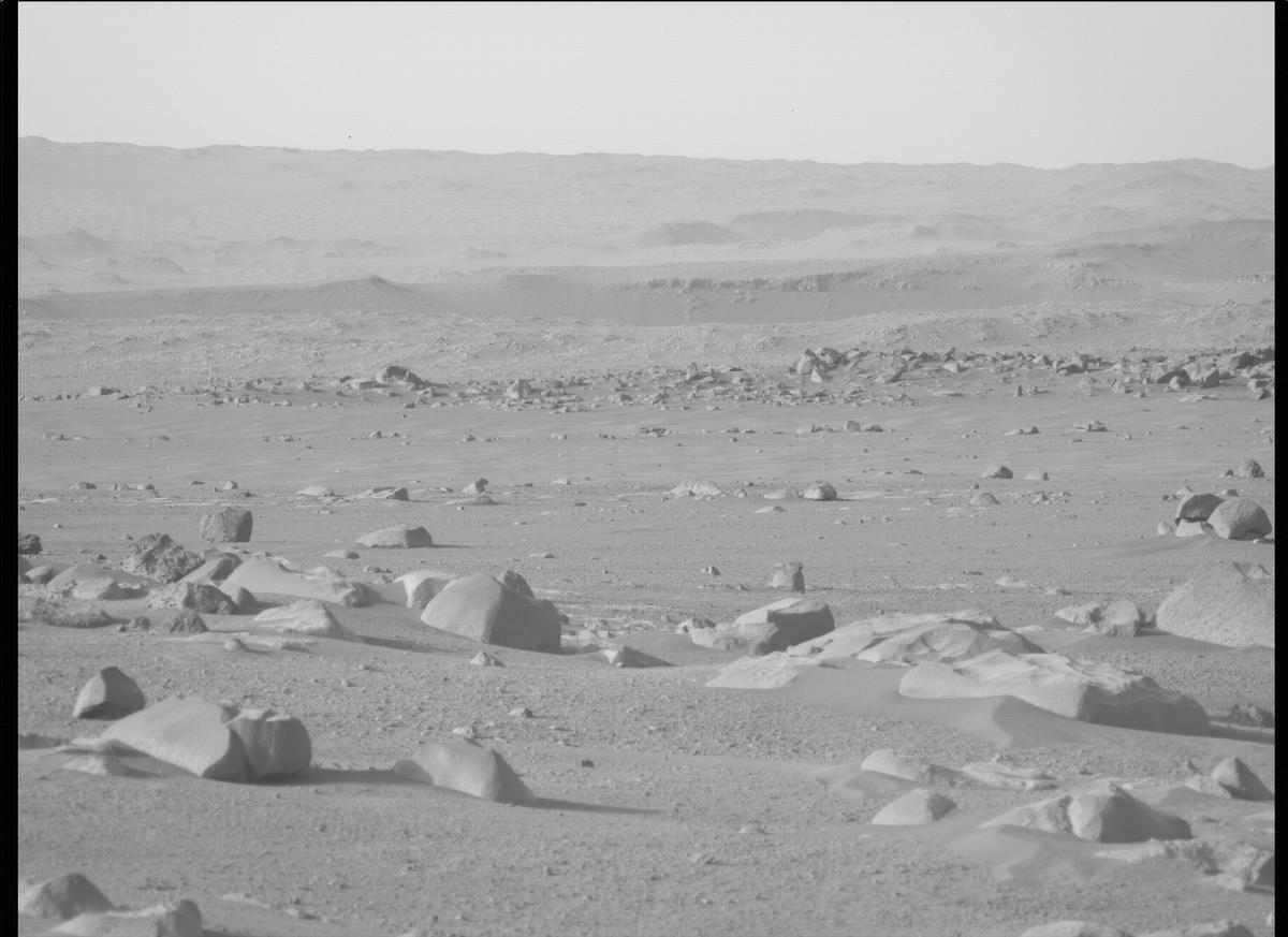 This image was taken by MCZ_LEFT onboard NASA's Mars rover Perseverance on Sol 395