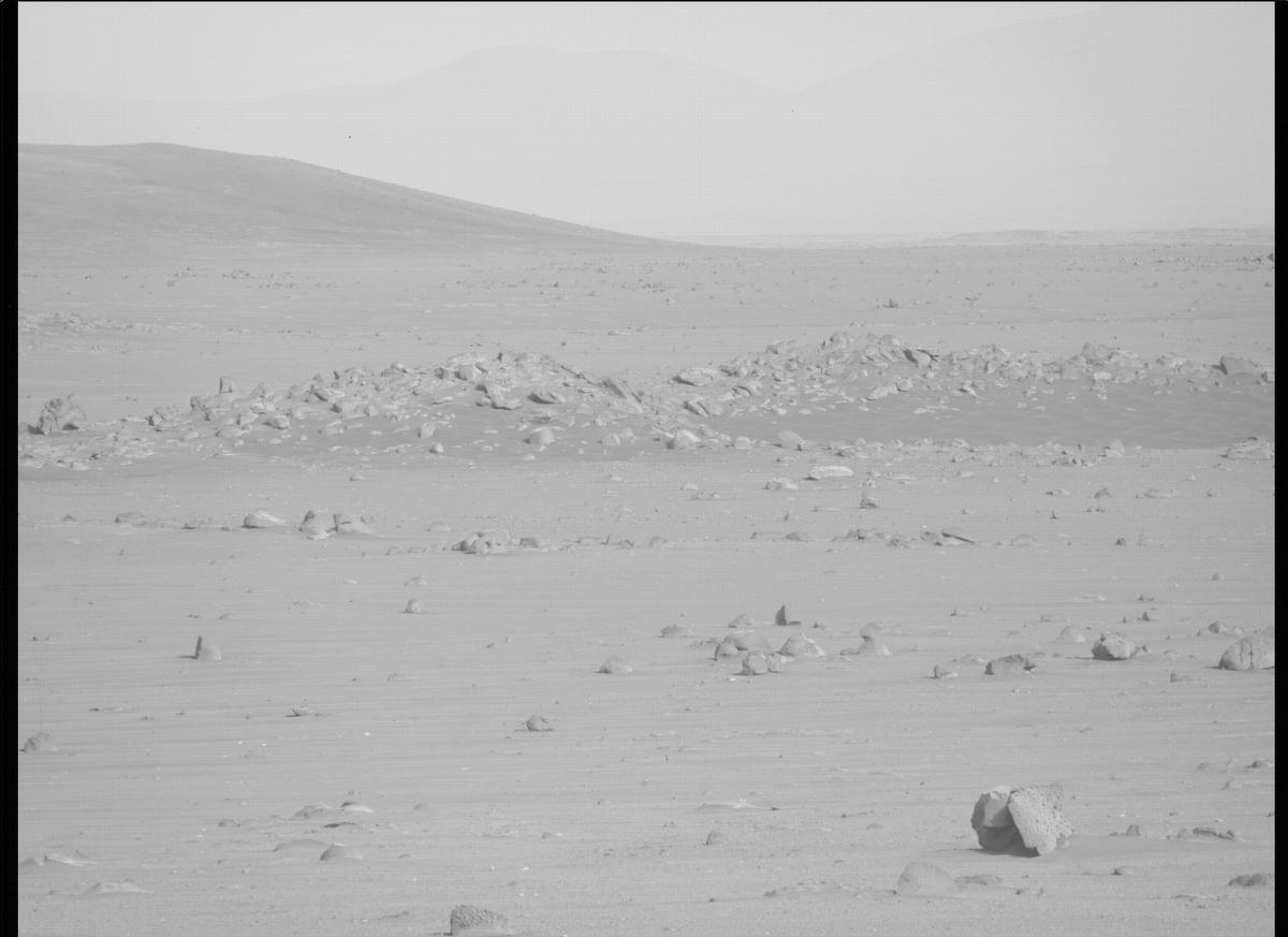 This image was taken by MCZ_LEFT onboard NASA's Mars rover Perseverance on Sol 395
