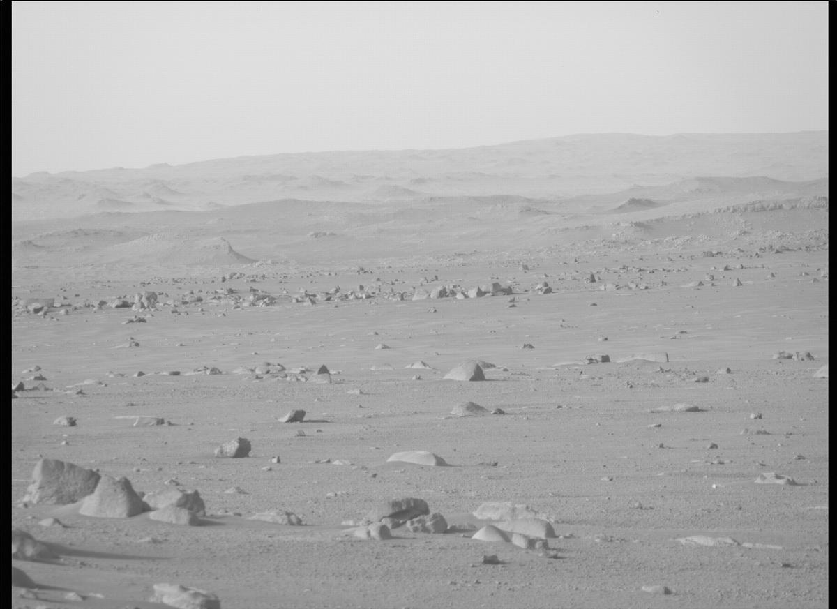 This image was taken by MCZ_RIGHT onboard NASA's Mars rover Perseverance on Sol 395