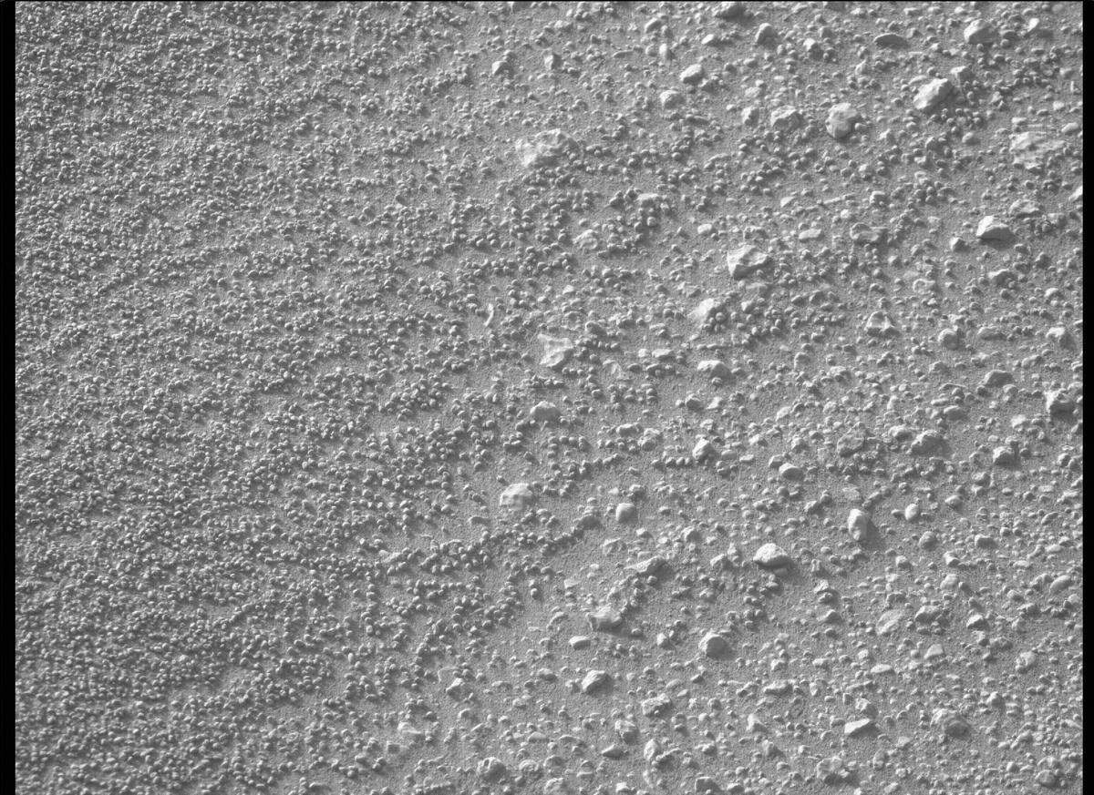 This image was taken by MCZ_RIGHT onboard NASA's Mars rover Perseverance on Sol 400