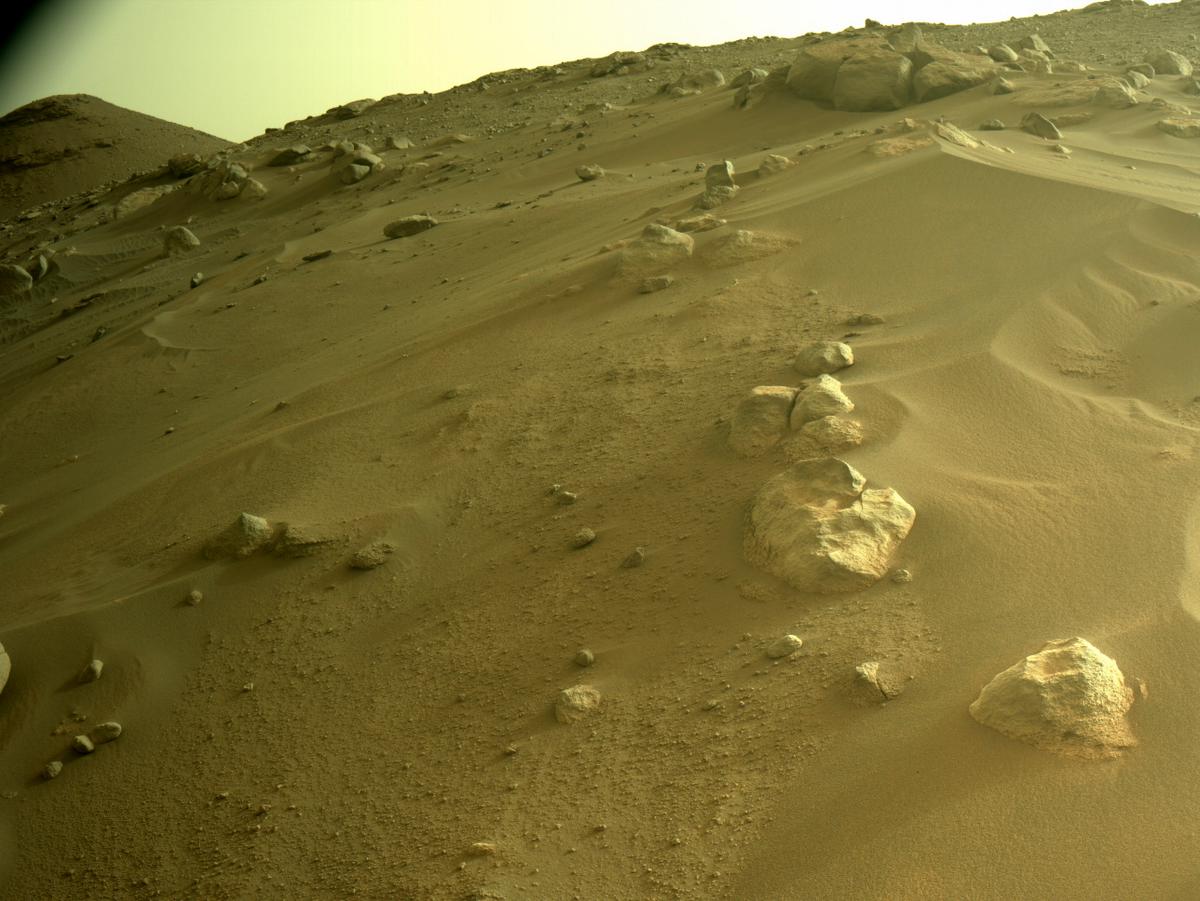 This image was taken by NAVCAM_RIGHT onboard NASA's Mars rover Perseverance on Sol 416