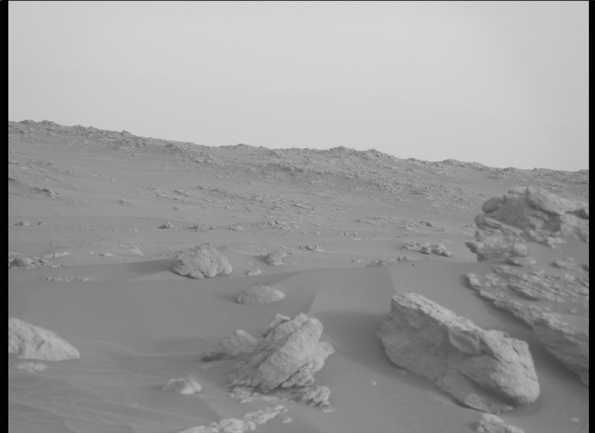 This image was taken by MCZ_RIGHT onboard NASA's Mars rover Perseverance on Sol 416