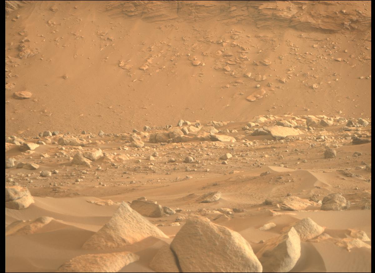 This image was taken by MCZ_RIGHT onboard NASA's Mars rover Perseverance on Sol 416