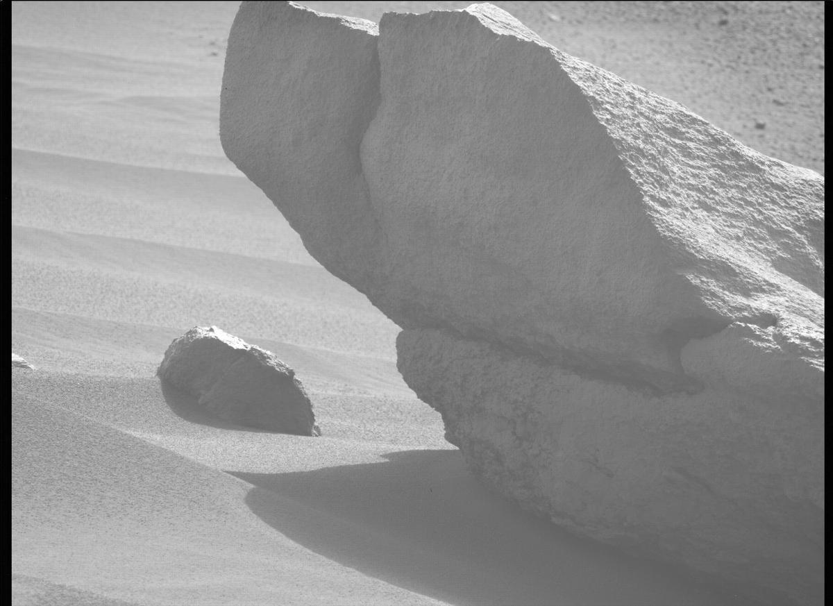 This image was taken by MCZ_LEFT onboard NASA's Mars rover Perseverance on Sol 417