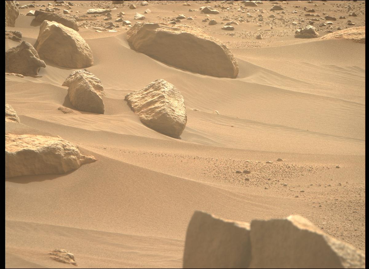 This image was taken by MCZ_RIGHT onboard NASA's Mars rover Perseverance on Sol 417