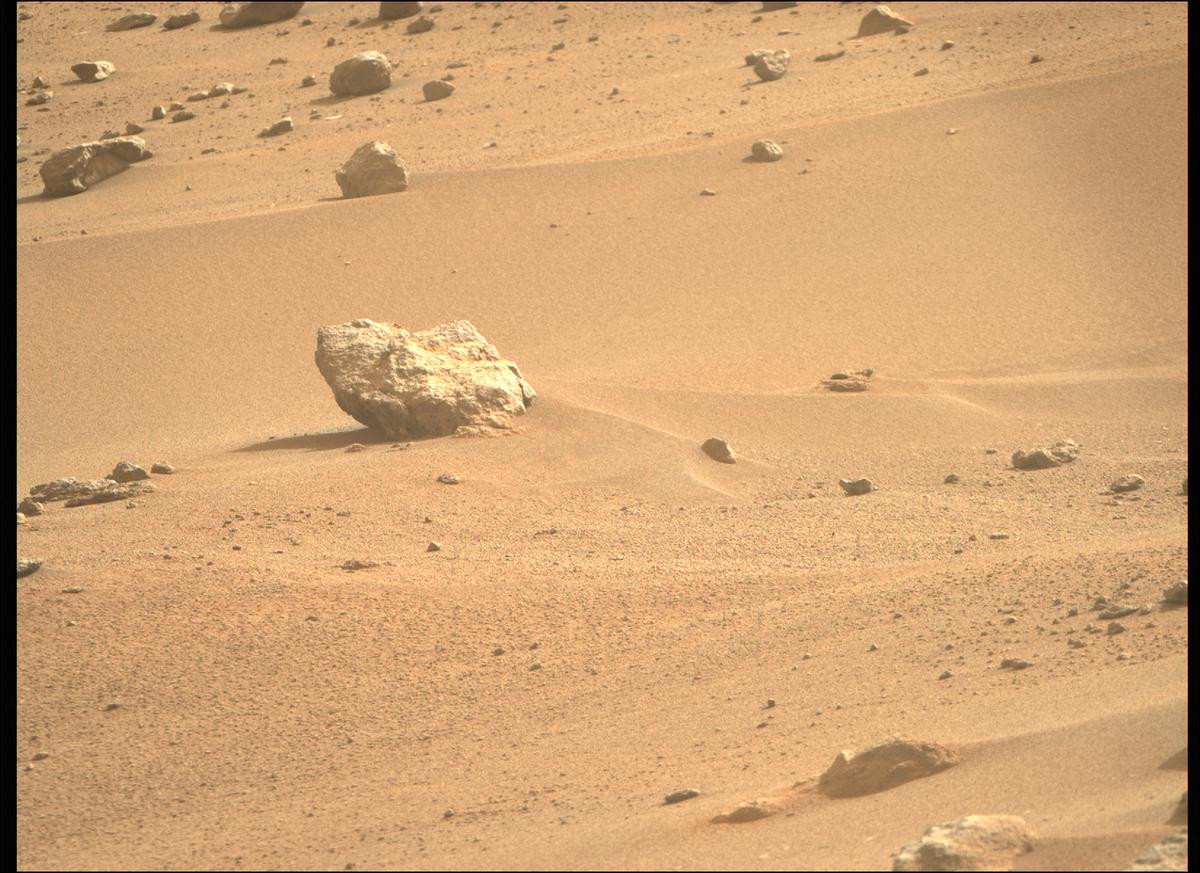 This image was taken by MCZ_RIGHT onboard NASA's Mars rover Perseverance on Sol 417