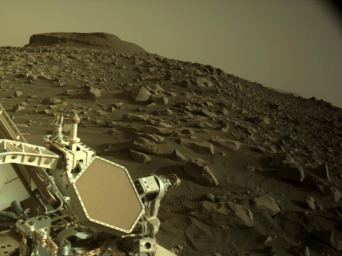 This image was taken by NAVCAM_LEFT onboard NASA's Mars rover Perseverance on Sol 419