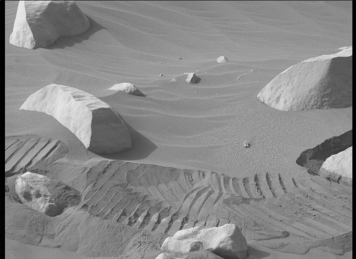 This image was taken by MCZ_RIGHT onboard NASA's Mars rover Perseverance on Sol 420