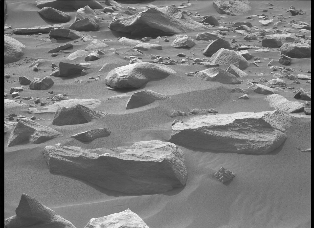 This image was taken by MCZ_RIGHT onboard NASA's Mars rover Perseverance on Sol 420
