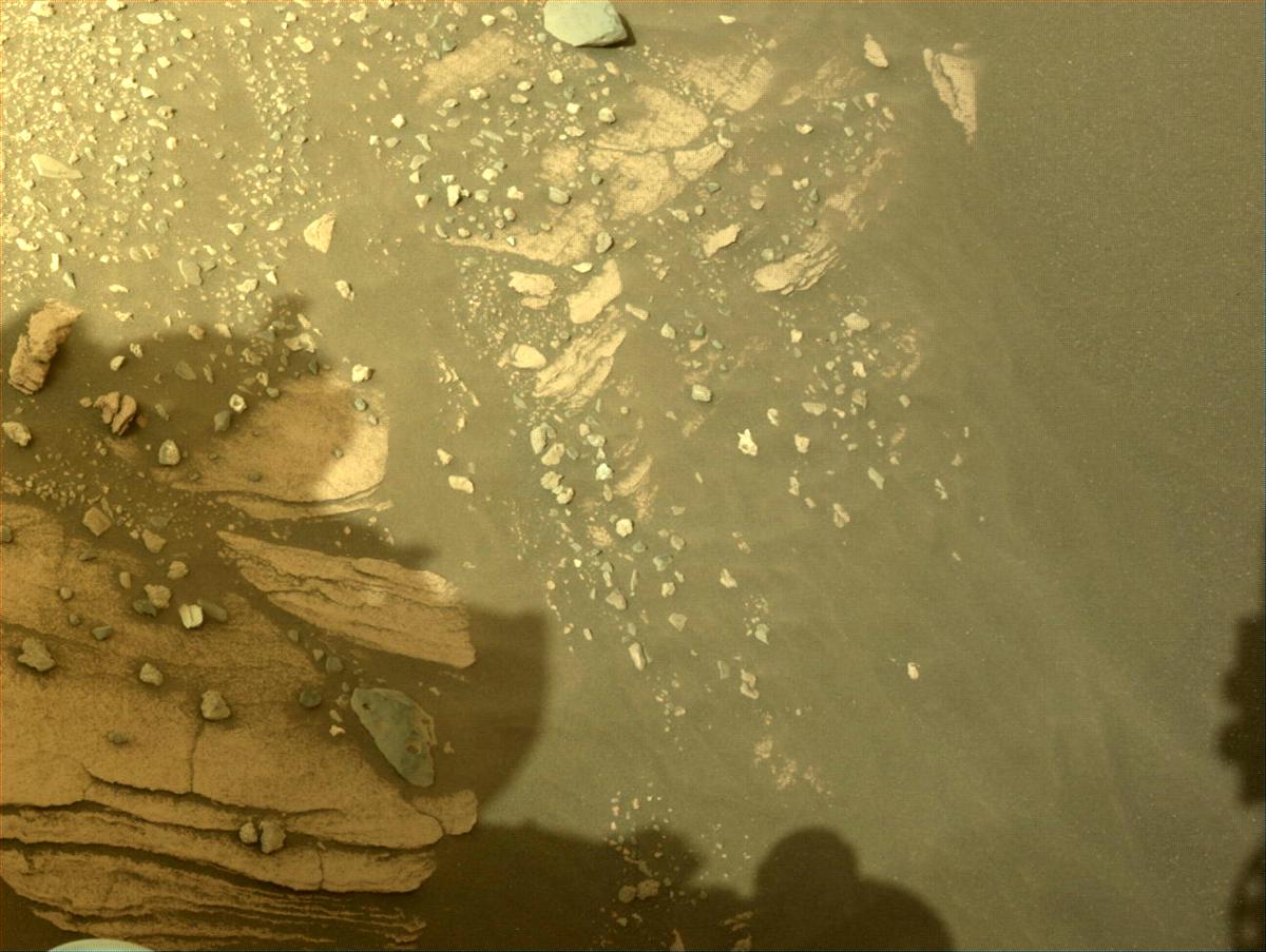 This image was taken by NAVCAM_LEFT onboard NASA's Mars rover Perseverance on Sol 422