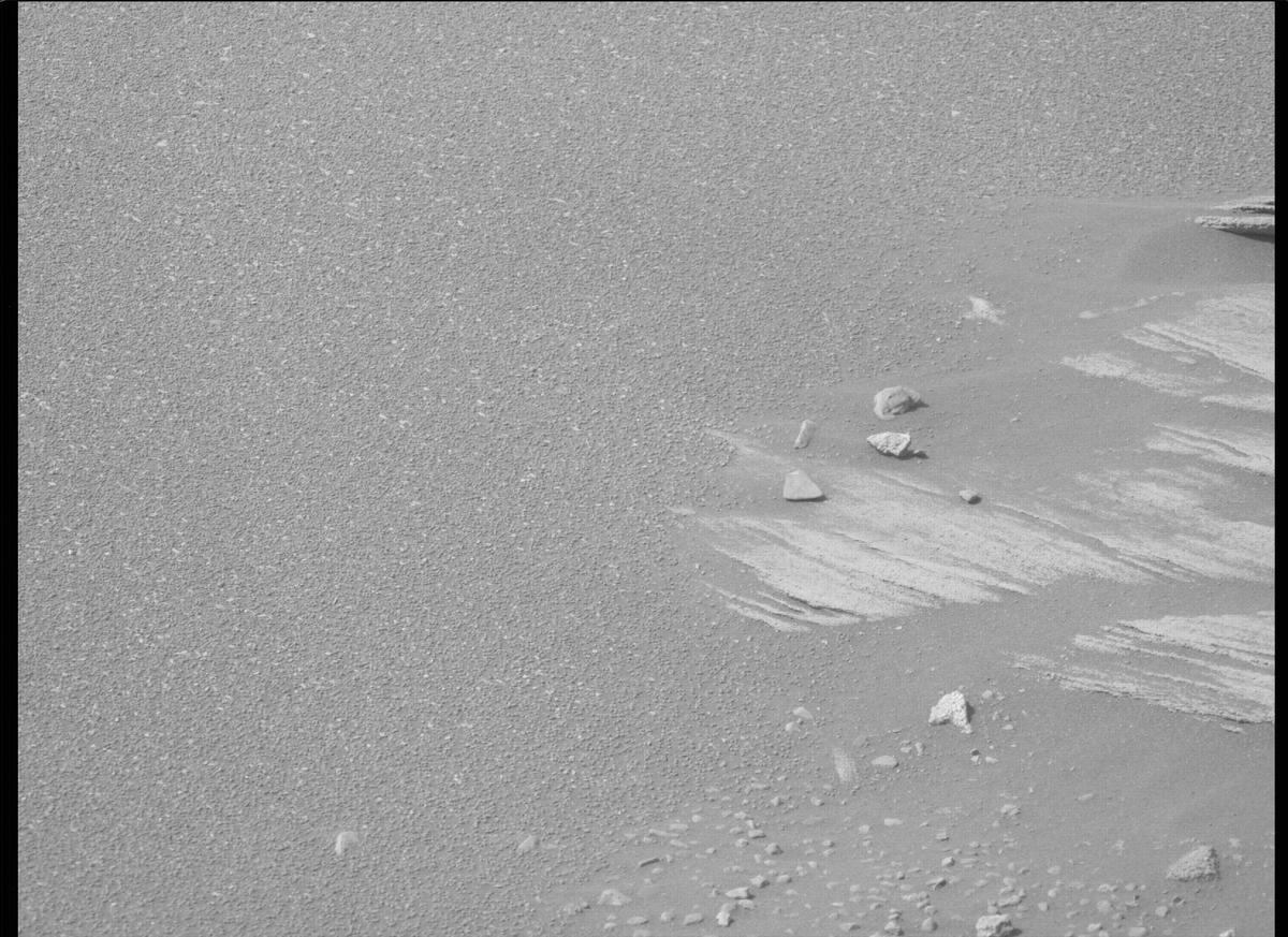 This image was taken by MCZ_LEFT onboard NASA's Mars rover Perseverance on Sol 422