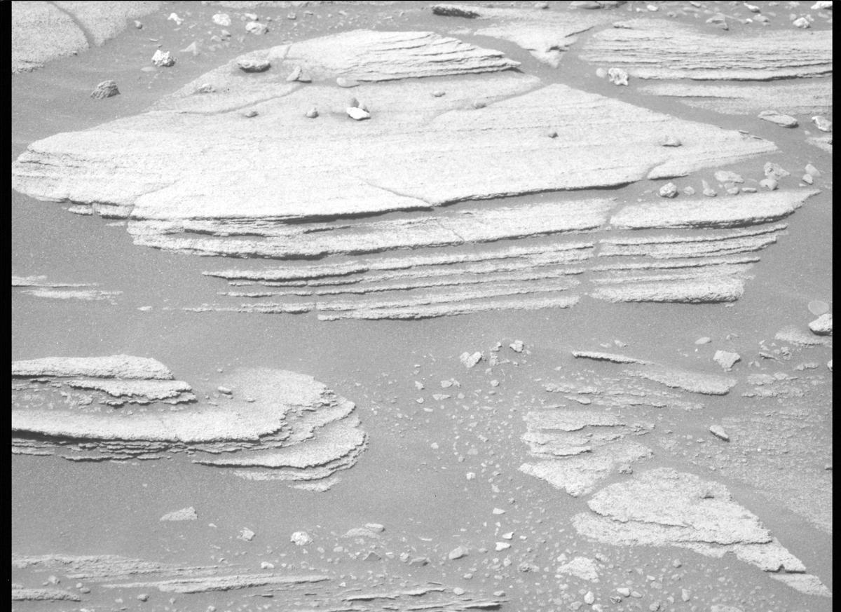 This image was taken by MCZ_LEFT onboard NASA's Mars rover Perseverance on Sol 422