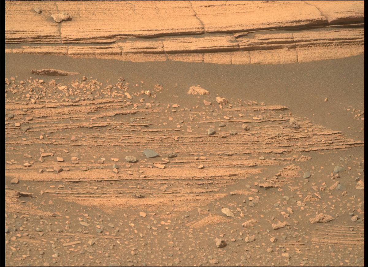 This image was taken by MCZ_RIGHT onboard NASA's Mars rover Perseverance on Sol 422