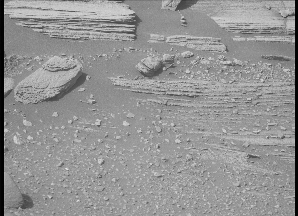 This image was taken by MCZ_RIGHT onboard NASA's Mars rover Perseverance on Sol 422