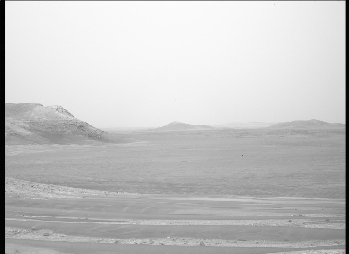 This image was taken by MCZ_RIGHT onboard NASA's Mars rover Perseverance on Sol 422