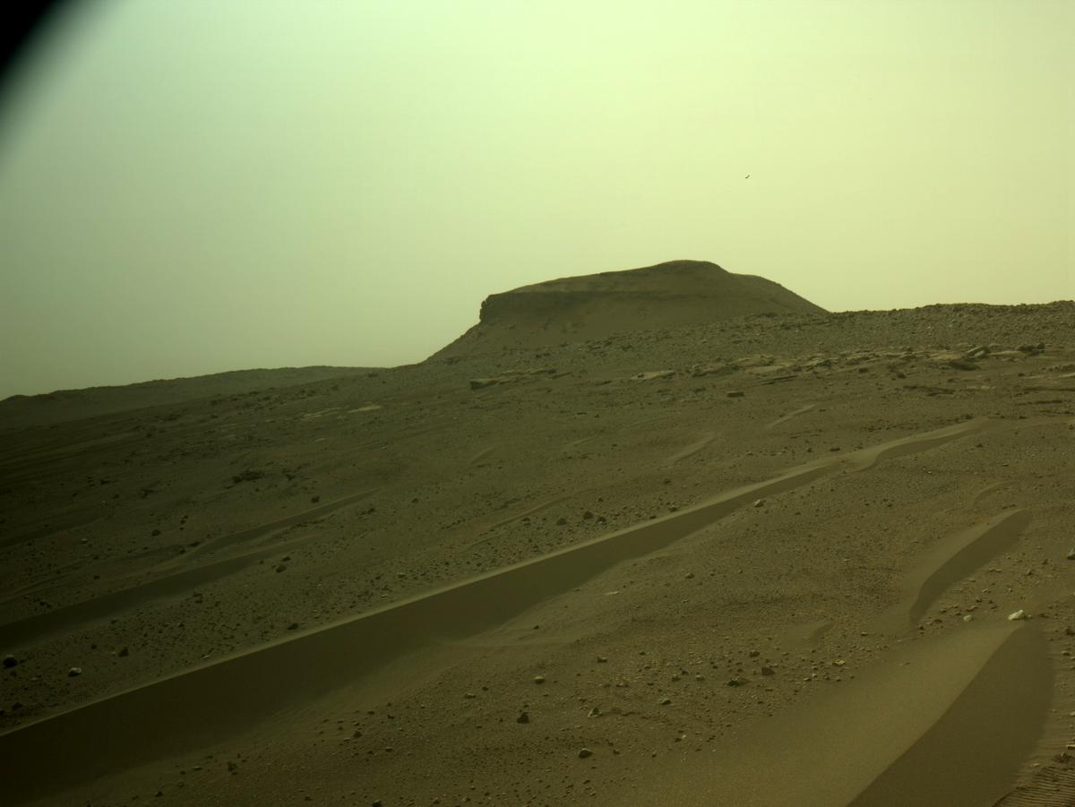 This image was taken by NAVCAM_LEFT onboard NASA's Mars rover Perseverance on Sol 423