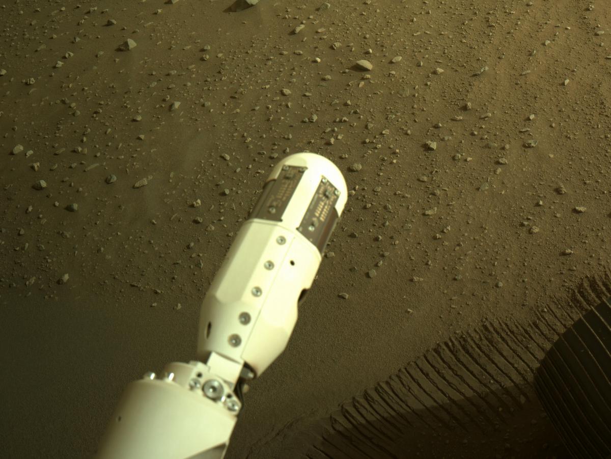This image was taken by NAVCAM_RIGHT onboard NASA's Mars rover Perseverance on Sol 427
