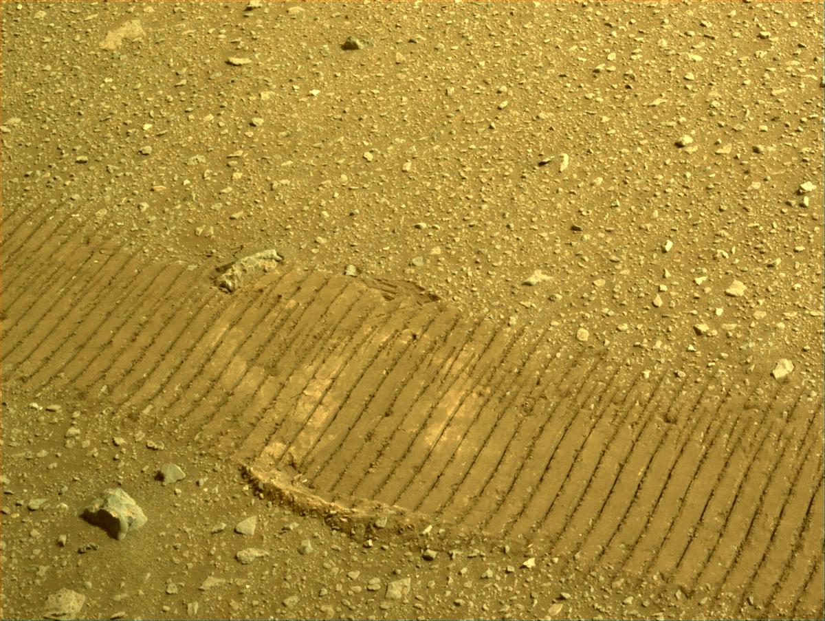 This image was taken by NAVCAM_RIGHT onboard NASA's Mars rover Perseverance on Sol 433